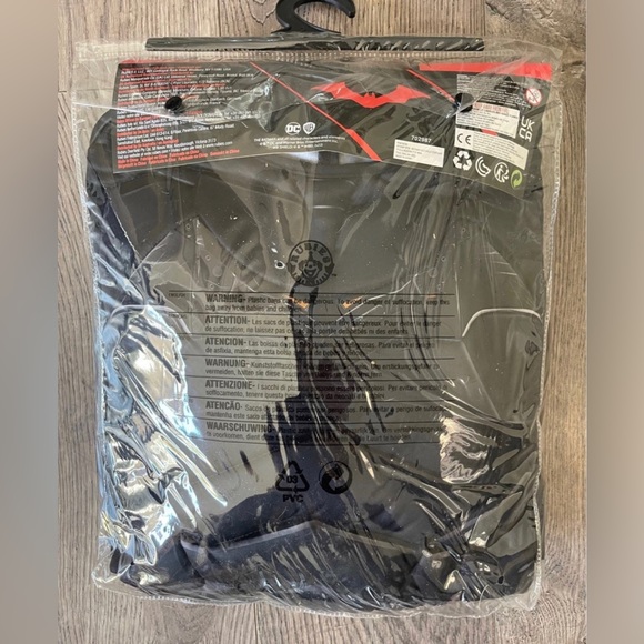 Batman Boys Large Deluxe Costume Rubies Halloween NEW - Picture 5 of 7